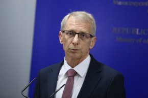 Заместник-министърът на електронното управление Михаил Стойнов е допуснал някои административни нарушения при действията му