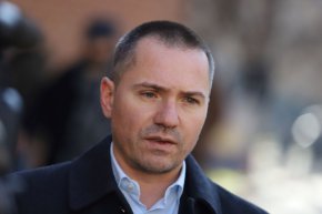    Съпредседателят на ВМРО и евродепутат от групата на Европейските консерватори и реформисти Ангел Джамбазки гласува против становището на правната комисия относно предложението на ЕК за създаване на европейско удостоверение за произход. То ограничава възможността страните от ЕС да отказват признаването на родителството, установено в друга държава членка, въз основа на опасения за обществената политика.