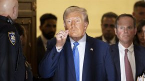 

Според данните нетното състояние на Тръмп в момента възлиза на 3,1 млрд. долара, което е с около 500 млн. долара повече от 2021 г., когато богатството му се оценяваше на 2,6 млрд. долара.