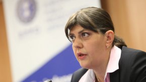 "Кой е корумпиран и кой не е трябва да го каже правосъдната система, а не политиците да развяват едни или други епитети", заяви акад. Денков попитан за борбата с корупцията в България.