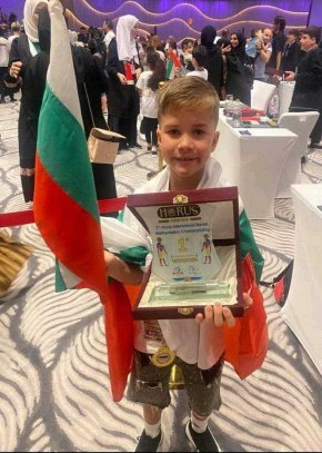 
170 задачи за 10мин. и злато в Дубай за наше момче