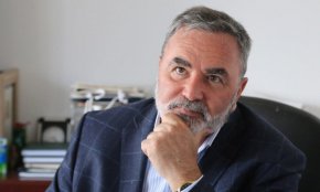 
„Има нужда от контрол и продължаващо се дипломно обучение на лекарите кои антибиотици, кога се използват, какво е вирусна и и какво бактериална инфекция”, смята от своя страна Атанасов.

 