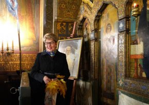 Църквата "Свети Николай Мирликийски" в София е на Русия. Това заяви при пристигането си в храма руския посланик у нас Елеонора Митрофанова. Светата обител отваря врати за първи път след 50 дни под ключ заради шпионски скандал.