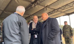Учението се провежда в изпълнение на плановете за подготовка на многонационалната бойна група, създадена в съответствие с мерките за усилване на възпиращия и отбранителен потенциал на НАТО за гарантиране на сигурността на страните членки от Източния фланг.
