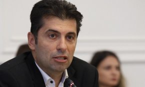 След проведения разговор с Кирил Петков,  Бойко Борисов призова симпатизантите на ГЕРБ да гласуват за кандидата на правителството на балотажа в София", написа Севделина Арнаудова.