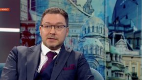 Асен Василев иска да харчи безразборно, да раздава пари и да изглежда добър