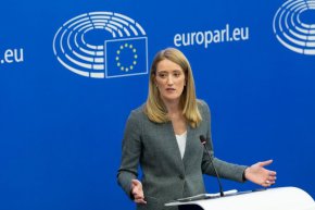 От своя страна, председателката на ЕП Роберта Мецола заяви