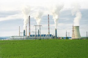 

През последната година управляващите имат за цел да превърнат България от страна износител в държава вносител на електроенергия. 