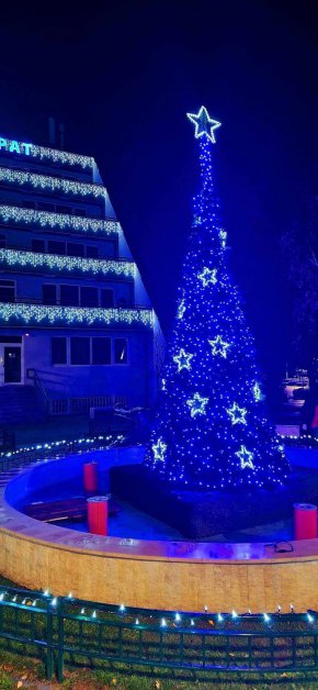 

НСА с най-хубава украса в тъмна София