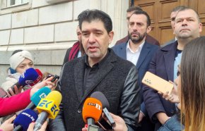 Ръководството на Градския съвет на БСП - София призовава всички членове, симпатизанти и граждани да заявят ясно позицията си срещу гаврата с Паметника на Съветската армия и унищожаването на паметта като подкрепят с присъствието си протеста в Княжеската градина в 18,00 часа тази вечер.