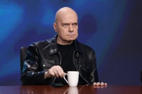 
Ананиев твърди, че на 12 януари 2023 г., докато е бил депутат, във видеоклип, публикуван на личната му страница във Фейсбук, Трифонов е разгласил позорни обстоятелства за него, с твърдението, че "Настимир Ананиев има общи фирми с Нексо. Пак заради Нексо Ананиев съди и депутата от ГЕРБ Тома Биков. Тъй като и този процес е наказателен, той е спрян заради депутатския имунитет на Биков. 