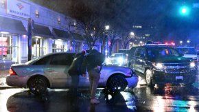 Автомобил се блъска в кортежа на Байдън