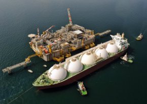 САЩ се превръщат в най-големия износител на втечнен природен газ (LNG) за световния пазар през 2023 г., съобщи Ройтерс, позовавайки се на данни за проследяване на танкери и правителствени данни. Австралия зае второ място, а Катар, който през 2022 г. беше на първо място, отбеляза спад на производството си с 1,9% и се смъкна на трето място.
