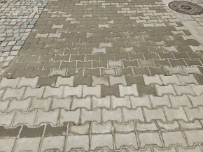  Разхлопаха се плочкте от първия ремонт на новия кмет