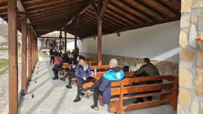  Подаръци и екскурзия зарадваха страдащи от рак 