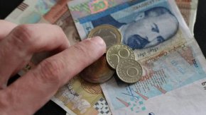 
До края на март се очаква да бъде готов анализът на кабинета за разликите във възнагражденията в различните структури. 