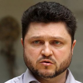 Предупреждения от високопоставен магистрат да се оттегли от конкурс за съдия във Върховния административен съд (ВАС) и опит за саморазправа с него. Това обрисува в разговор с BIRD.BG бившия председател на Административен съд София-град (АССГ) – съдия Радостин Радков, след като беше потърсен за коментар, поради факта, че името му фигурира в “Списъка на Рашков” с магистрати, които не са декларирали имоти и сметки зад граница