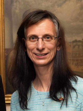 

Денков-Габриел: Изкуствен интелект, дързост и красота
