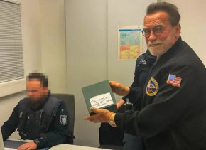 Митничарите го хващат с недеклариран луксозен часовник на летището в Мюнхен 