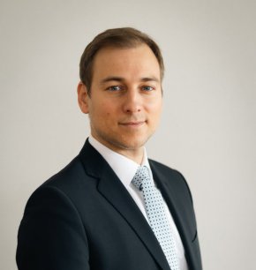 
Иван Матов има опит в създаване на градове и инфраструктурни мегапроекти в целия цикъл на планиране, проектиране и изпълнение, както и със стратегията и трансформация на правителства, градове и публичния сектор. Работил е за строителния гигант Vinci и консултантската компания „McKinsey & Company”. Работил е по портфолио от проекти в Европа, Азия, Африка и Карибския басейн.