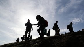 
"Криенето на истината само увеличава страховете и съмненията, че предадохте българския национален интерес за едно нищо. Шенген по въздух и вода е нищо. Искаме поименно отговорност - политическа и национална, кой подписа това споразумение, кой го упълномощи да подписва това унизително споразумение и това предателство към българския национален суверенитет. Вместо ротация, се разглобявайте, за да гарантираме, че има бъдеще и за България, и за българския народ", заяви Нинова.