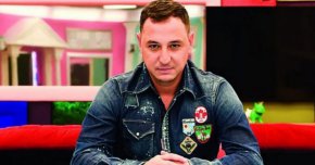 Всички те не могат да се похвалят нито с рейтингов триумф, нито с оценка за качество от публиката и критиците. Дано с Брадъра да дойде най-накрая и така измъчилият зрителя в чакане успех на продуцента, чиято кариера тръгна покрай бившата шефка на бТВ Светла Василева, още по-бивша секретарка на тогавашния медиен барон Краси Гергов.

 