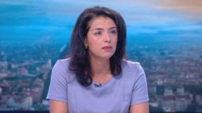 
Григорова разказа, че по време на разговорите, в дебатите на масата на преговорите, са отишли, за да им се каже, че не може да взема всичко.
