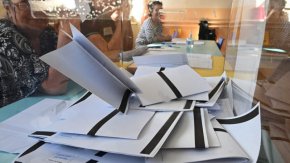 
До провеждането на нови избори Общинският съвет ще назначи временно изпълняващ кмет на Панагюрище, съобщи БНР.