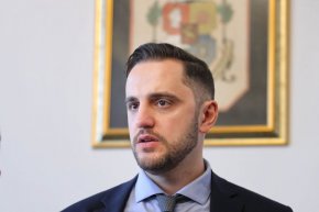 Цветомир Петров