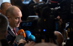 
Президентът Румен Радев призова премиера Николай Денков, който беше на посещение в Украйна