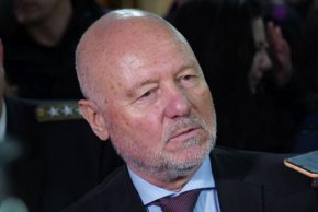 

"Престижно е в евроатлантическата общност да се помага на Украйна и тука има някаква борба, може би, кой има принос за този престиж. Аз бих казал, че принос има кабинета. Ние работим перфектно с пълно разбиране. Какво означава това да помагаме на Украйна. Ние разчитаме и не можем да направим всичко това без подкрепа в Народното събрание. Няма да подавам оставка. Академик Денков ще подаде оставката на 6 март. Защо да подавам оставка два дни по-рано? Няма никакъв смисъл. Аз съм готов по всяко време. Да, благодаря!".  