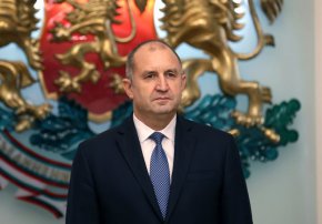 
Има над 70 театрални и 100 телевизионни роли. Участва в над 20 филма.