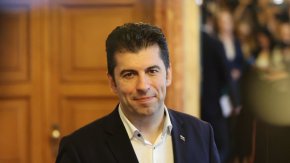 На базата на тази основа ще продължим разговорите с идеята, че кабинетът на Мария Габриел трябва да стане реалност", каза пред журналисти в парламента съпредседателят на ПП-ДБ Кирил Петков.
