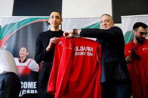 Иранската състезателка по таекуондо Кимия Ализадех ще се състезава за България на олимпийските игри в Париж.