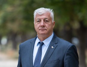 108 млн. лева е дългът на Община Пловдив към 1 януари 2024 година. Това става ясно от отчета към бюджетната прогноза за следващите три година на Община Пловдив. Рекордният дълг  е заради множеството заеми, които предишния кмет Здравко Димитров тегли през последните 4 години. Това включва 40-те млн. лева за инфраструктурни обекти, 30 млн. лева за съфинансиране за Водния цикъл и близо 24 млн. лева за двата стадиона.