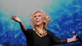 
“70-ят ми рожден ден стана още по-щастлив, когато адвокатката ми съобщи решението на съда”, сподели новината Силвия в предаването “Снимката на нощта” пред водещата Стефи Стаменова.