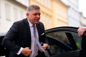 Телевизионната мрежа Ta3 назова нападателя като Юрай Чинтула, роден през 1953 година. Съобщава се, че Чинтула е поет и основател на Словашкия съюз на писателите и поддръжник на опозиционната партия "Прогресивна Словакия".

 