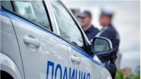 
Взел му телефона и 20 лева, които по-късно били намерени в дома на нападателя. От полицията проверяват дали има и съучастници в престъплението.