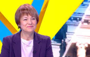 На първия екран и на втория избирателят трябва да избере в кои избори желае да участва