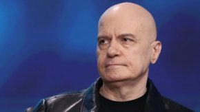 

Постъпило е и заявление от Николай Тонев Колев от ДПС с искане да не бъде обявен за избран за народен представител. ЦИК заличава Колев от листата в Двадесет и седми изборен район – Старозагорски. Комисията заличава и Иса Емин Бесоолу от листата на ДПС  в Двадесет и седми изборен район – Старозагорски, както и Николай Неделчев Юруков от листата на ДПС в Двадесет и втори изборен район – Смолянски, след подадени заявления, че се отказват да са народни представители.