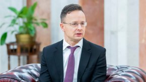 

Сиярто подчерта, че в Западна Украйна живеят повече от 150 000 унгарски граждани и Будапеща разполага с всички данни, "колко от тях са мобилизирани и колко загиват".
