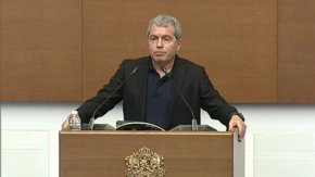 

Той обясни, че ако президентът връчи третия мандат на ИТН, ще отправят покана към всички политически представени партии в парламента за разговори относно третия мандат и за експертен кабинет с ясна програма. „Тогава ще се види кой, какво, защо и как мисли за държавата и кой иска избори”, смята Йорданов.