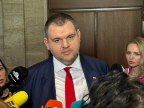 
    Моите различия са към определени хора, искам да се чува гласа на регионите и който не харесват хората, не искам да е депутат и да се бърка в организациите и да ги мачка.

