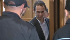 

Според прокуратурата са събрани достатъчно доказателства как младежът е източил данните от 35 компании и е разполагал с криптопортфейл, през който са минали биткойни на стойност около 800 000 долара.
