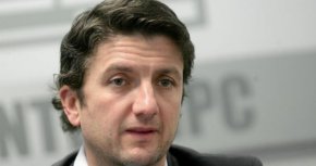  Мирослав Боршош изпрати писмо до кмета на София Васил Терзиев, в което го призовава да прекрати незабавно провеждащото се от седмици "културно" мероприятие пред Националния дворец на културата (НДК).
