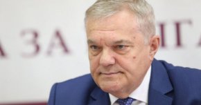 „Реформите”, които ППДБ предлагат в службите всъщност не са реформи, а са мерки и то такива, каквито от десетилетия съществуват в тях. Например т.нар. „проверка за интегритет”.

В службите винаги е имало Вътрешна сигурност, която отговаря точно за такива проверки, а при Румен Петков като министър на вътрешните работи специално идваха холандски експерти да направят още по-съвършени въпросните мерки”, разкри бившият зам.-министър на МВР от квотата на Реформаторския блок Филип Гунев. 