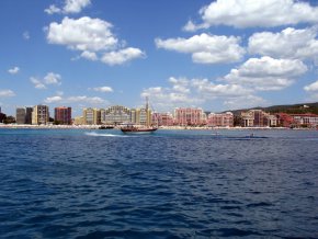 

Въпреки че стерлингът сега е по-силен от юли миналата година, инфлацията на цените в Европа означава, че семействата трябва да предвидят в бюджета си увеличение на разходите за храна, напитки и други туристически разходи.