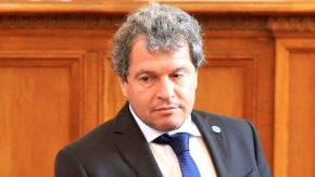 Партия "Има такъв народ" изпрати официалните си покани към „големите“ парламентарните групи в 50-ото Народно събрание за срещи за реализиране на третия мандат.
