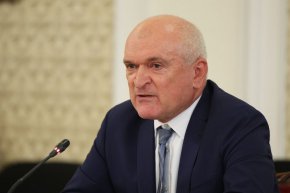 Служебният премиер Димитър Главчев допусна в началото на днешното правителствено заседание, че то може да е последното за този кабинет.
