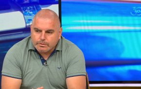 Оръжието, с което 7-годишно дете простреля смъртоносно баща си, е било без предпазител, тъй като е модел за професионалисти. Това обясни в студиото на „Здравей, България” криминалистът Иван Савов.
